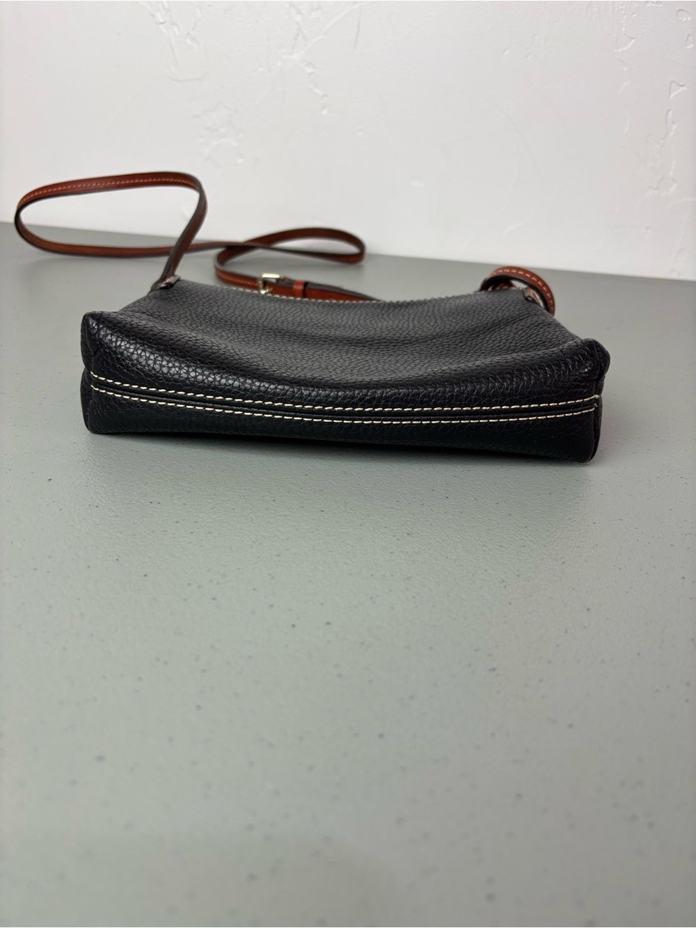 Dooney & Bourke Black Pebble Leather Crossbody with Brown Trim Zip Closure - Picture 4 of 14